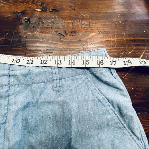 Abercrombie & Fitch Chambray Blue Women's Shorts size Large 100% Cotton EC - Picture 5 of 7